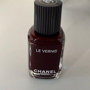 CHANEL Le Vernis Nail Polish - 18 rouge noir